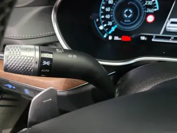 2023 Genesis G80 с пробегом 21 510 км