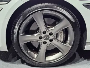 2023 Genesis G80 с пробегом 54 599 км