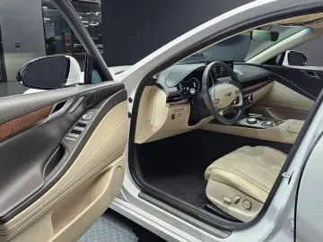 2023 Genesis G80 с пробегом 54 599 км