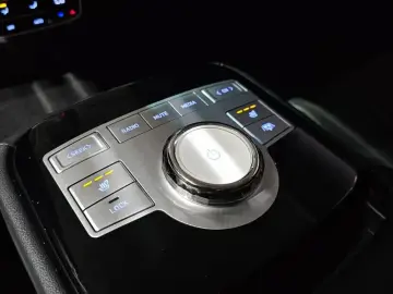 2023 Genesis G80 с пробегом 64 762 км