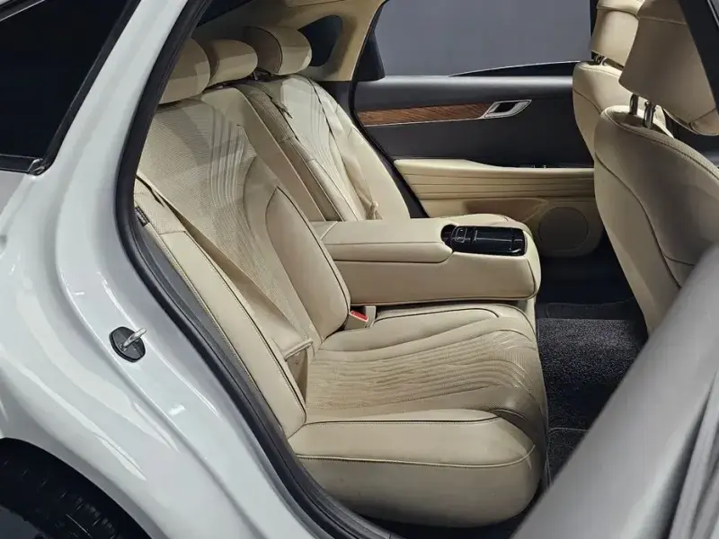 2023 Genesis G80 с пробегом 54 599 км