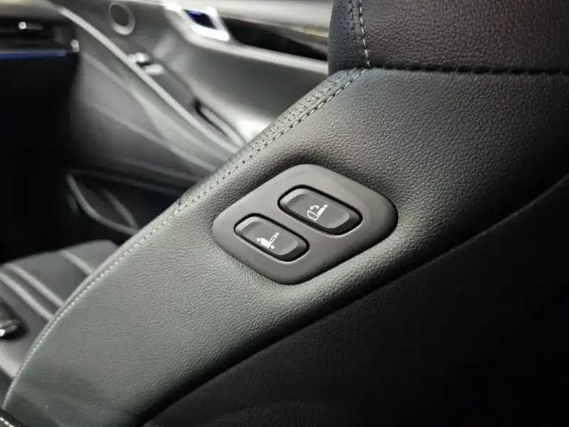 2023 Genesis G80 с пробегом 64 762 км