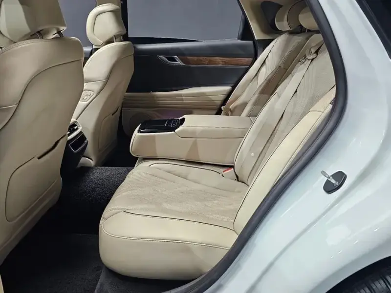 2023 Genesis G80 с пробегом 54 599 км