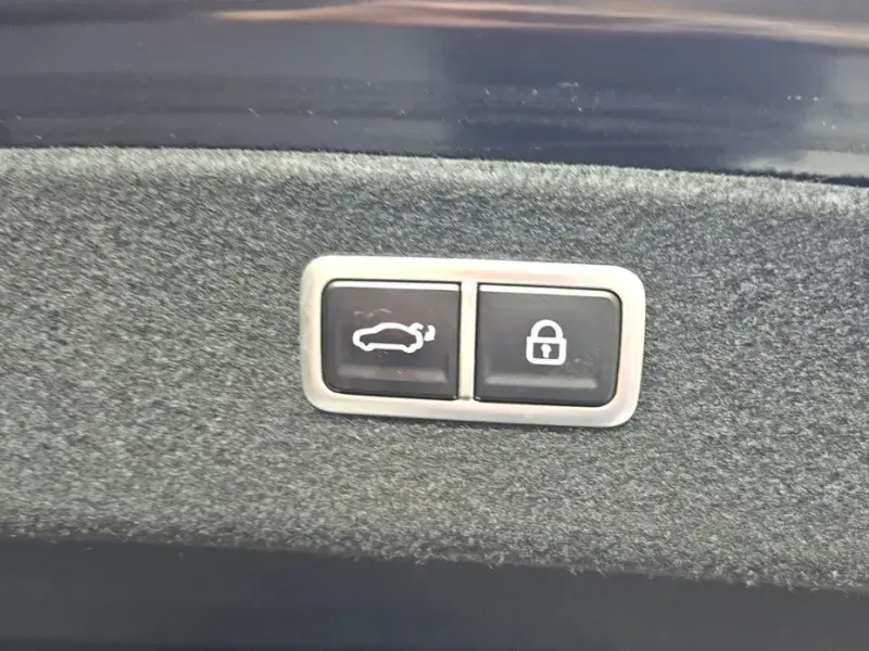 2023 Genesis G80 с пробегом 64 762 км