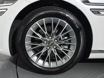 2023 Genesis G80 с пробегом 16 493 км