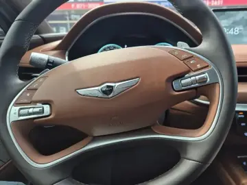 2023 Genesis G80 с пробегом 5 678 км