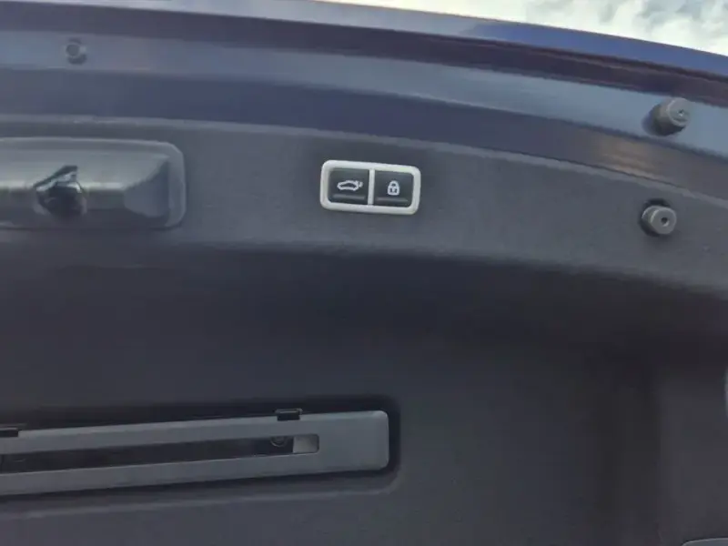 2023 Genesis G80 с пробегом 5 678 км