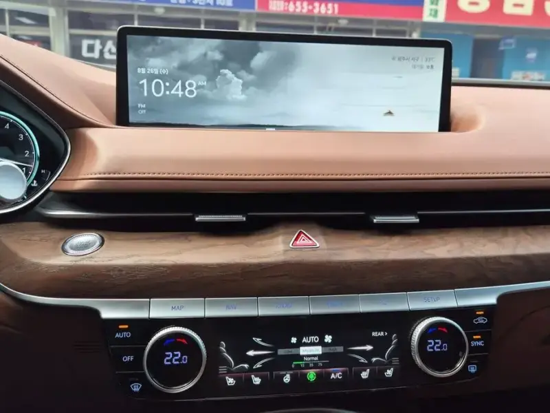 2023 Genesis G80 с пробегом 5 678 км