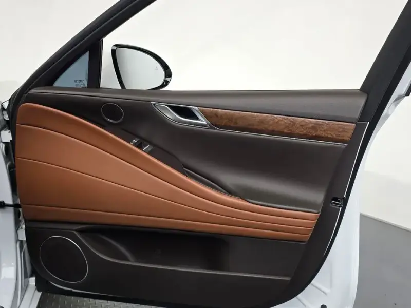 2023 Genesis G80 с пробегом 16 493 км