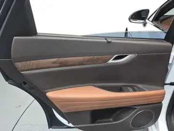 2023 Genesis G80 с пробегом 16 493 км