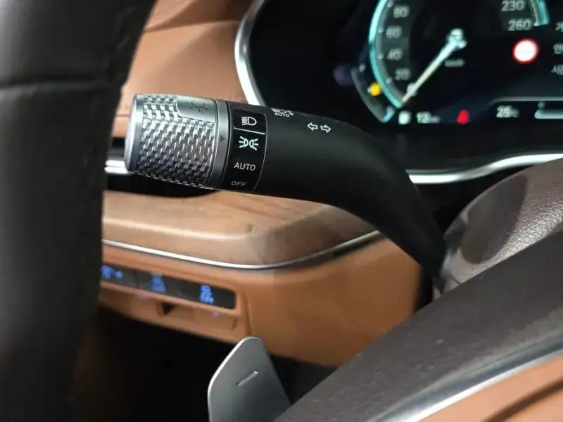 2023 Genesis G80 с пробегом 16 493 км
