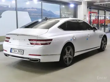 2023 Genesis G80 с пробегом 17 385 км