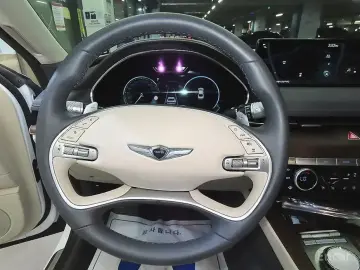 2023 Genesis G80 с пробегом 17 385 км