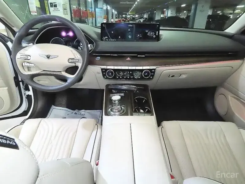 2023 Genesis G80 с пробегом 17 385 км