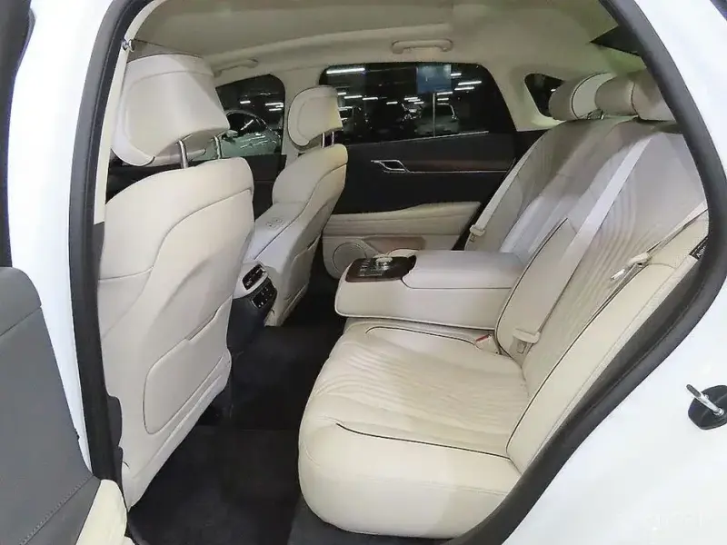 2023 Genesis G80 с пробегом 17 385 км
