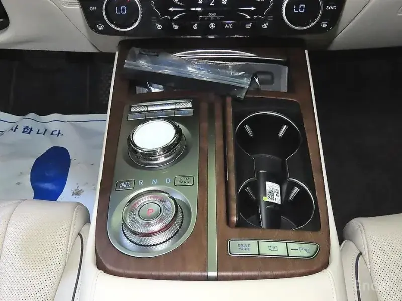 2023 Genesis G80 с пробегом 17 385 км