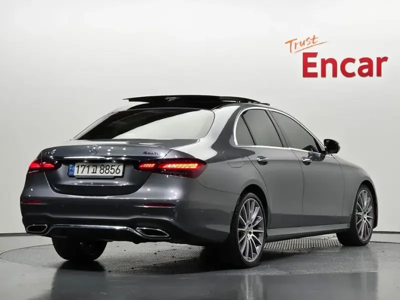 2022 Mercedes-Benz E-Класс с пробегом 100 522 км