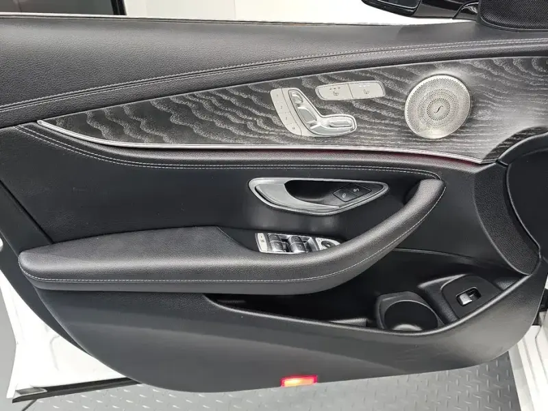 2022 Mercedes-Benz E-Класс с пробегом 63 030 км