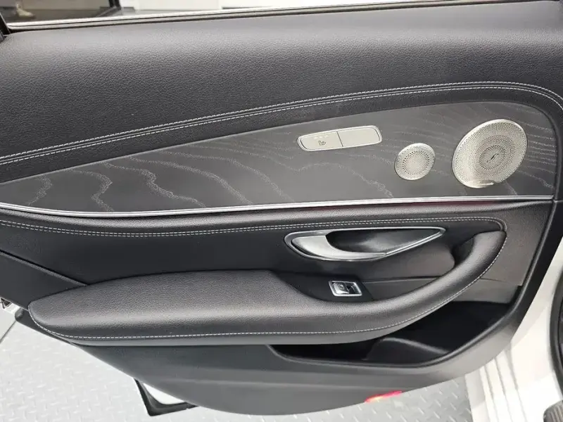 2022 Mercedes-Benz E-Класс с пробегом 63 030 км