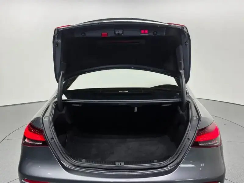 2022 Mercedes-Benz E-Класс с пробегом 100 522 км