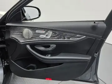 2022 Mercedes-Benz E-Класс с пробегом 100 522 км