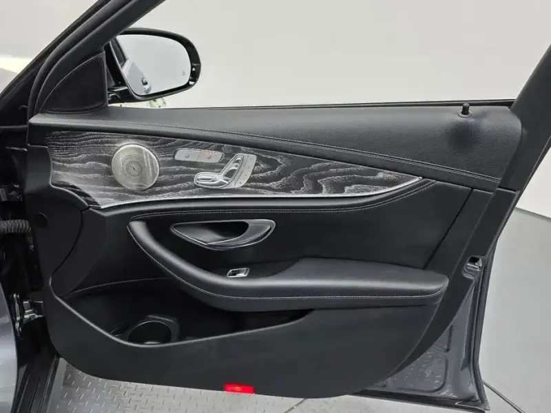 2022 Mercedes-Benz E-Класс с пробегом 100 522 км