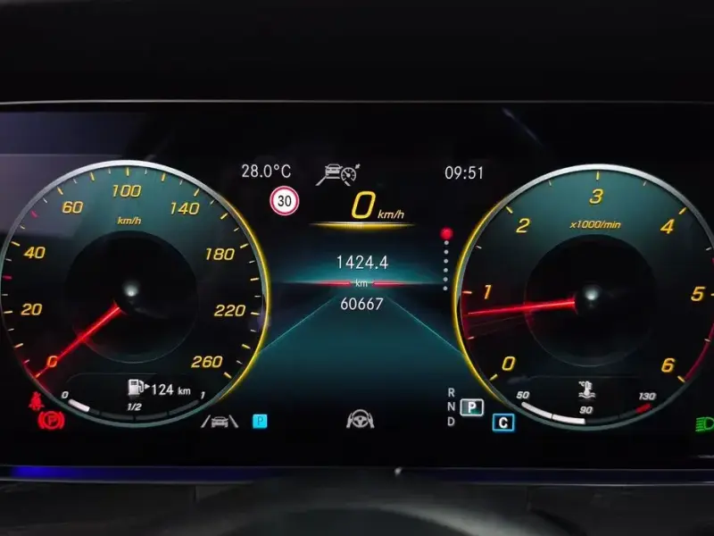 2021 Mercedes-Benz E-Класс с пробегом 60 667 км