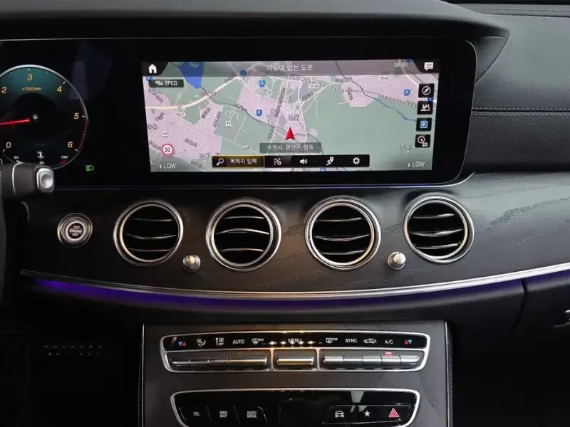2021 Mercedes-Benz E-Класс с пробегом 60 667 км