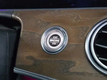 2021 Mercedes-Benz E-Класс с пробегом 100 497 км