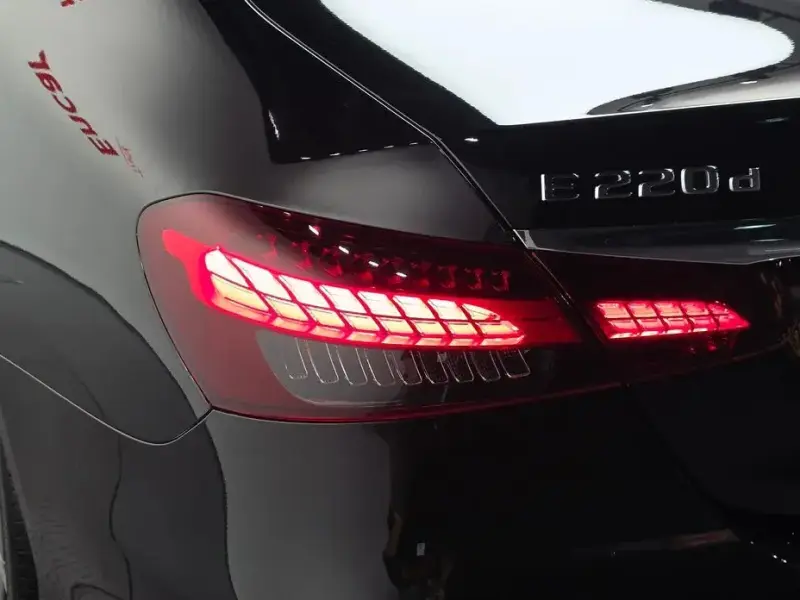 2021 Mercedes-Benz E-Класс с пробегом 60 667 км