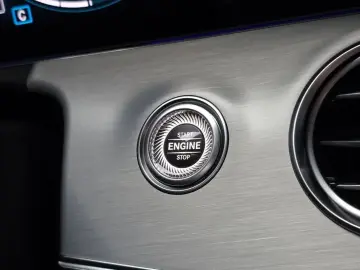 2021 Mercedes-Benz E-Класс с пробегом 72 976 км