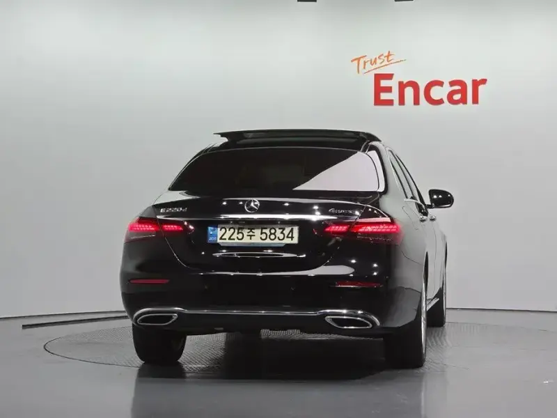 2021 Mercedes-Benz E-Класс с пробегом 71 870 км
