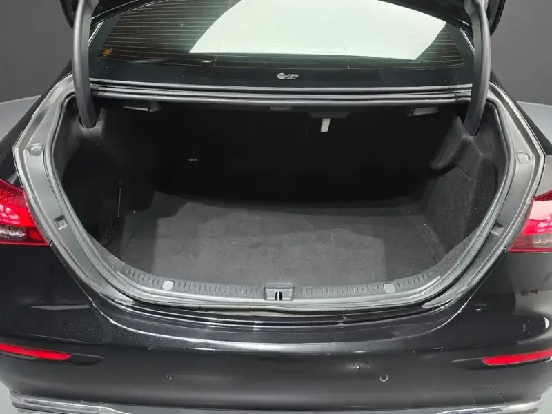 2021 Mercedes-Benz E-Класс с пробегом 91 925 км