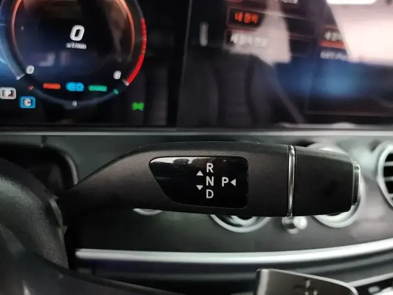 2022 Mercedes-Benz E-Класс с пробегом 47 996 км