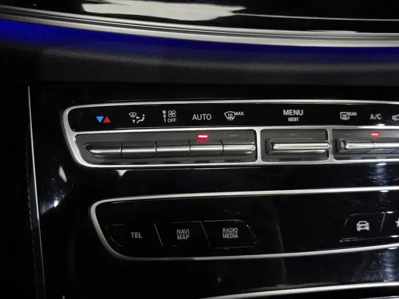 2021 Mercedes-Benz E-Класс с пробегом 121 151 км