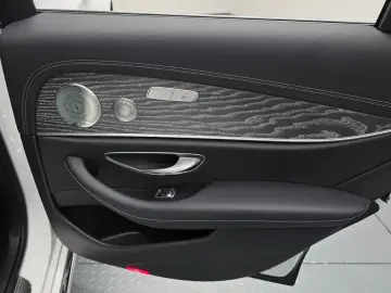 2023 Mercedes-Benz E-Класс с пробегом 6 946 км