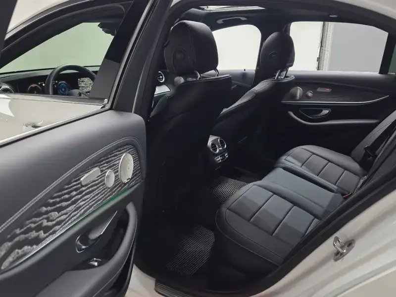 2023 Mercedes-Benz E-Класс с пробегом 6 946 км