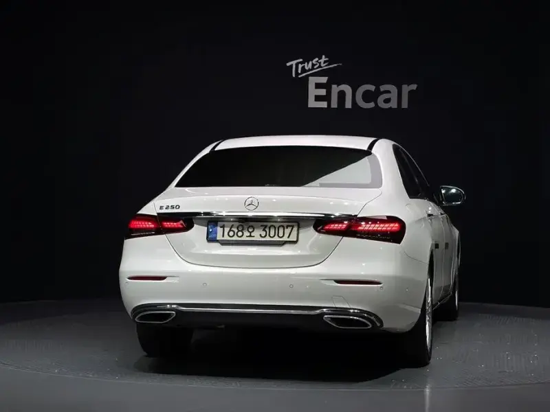 2022 Mercedes-Benz E-Класс с пробегом 37 630 км