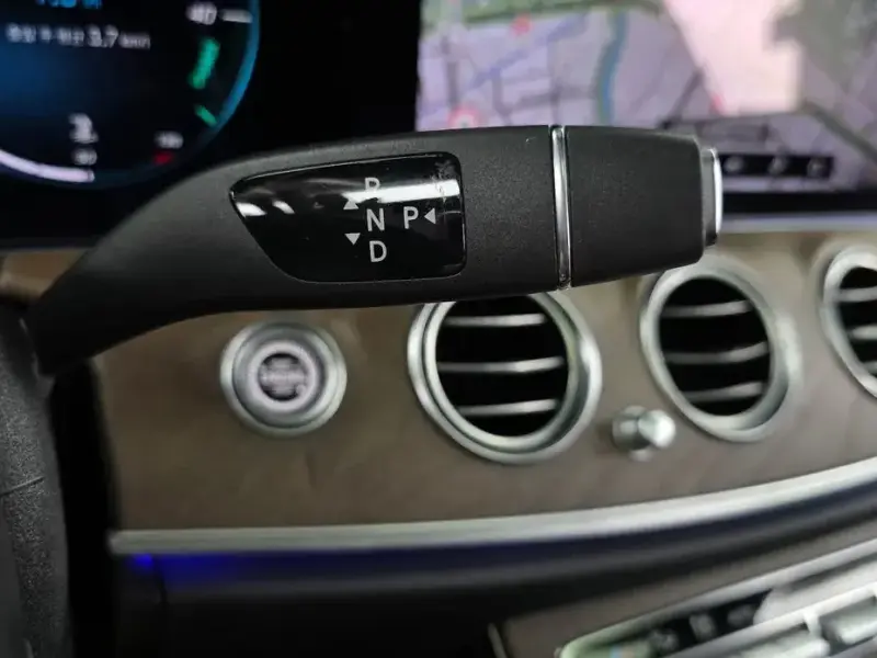 2022 Mercedes-Benz E-Класс с пробегом 37 630 км