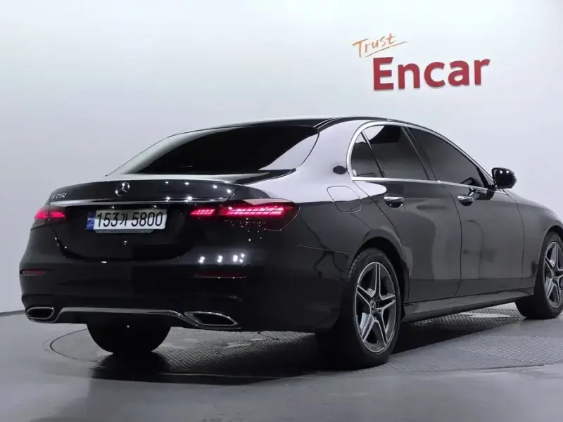 2023 Mercedes-Benz E-Класс с пробегом 22 315 км