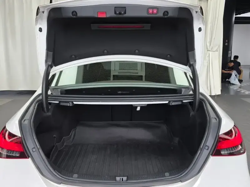 2022 Mercedes-Benz E-Класс с пробегом 37 630 км