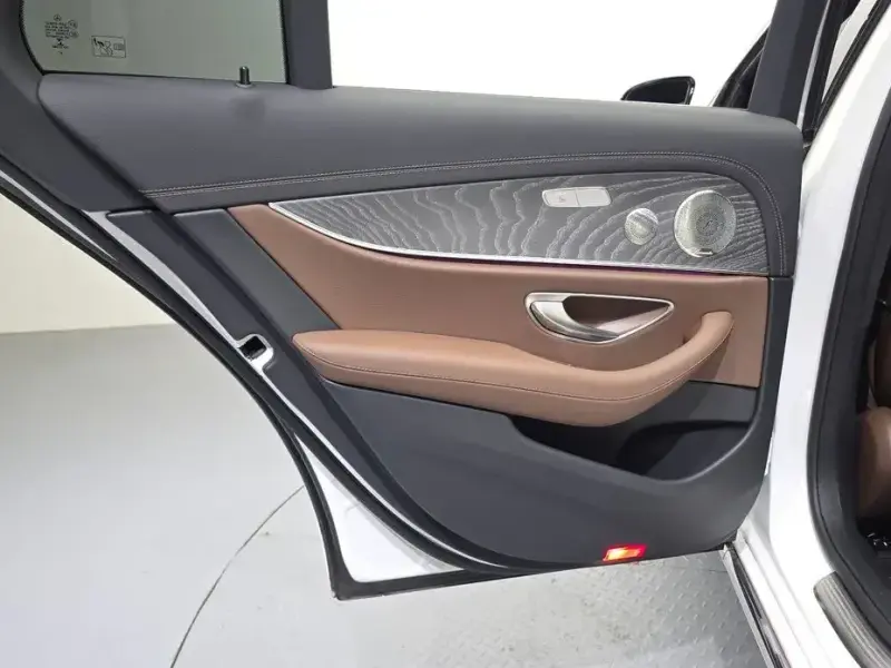 2023 Mercedes-Benz E-Класс с пробегом 35 335 км