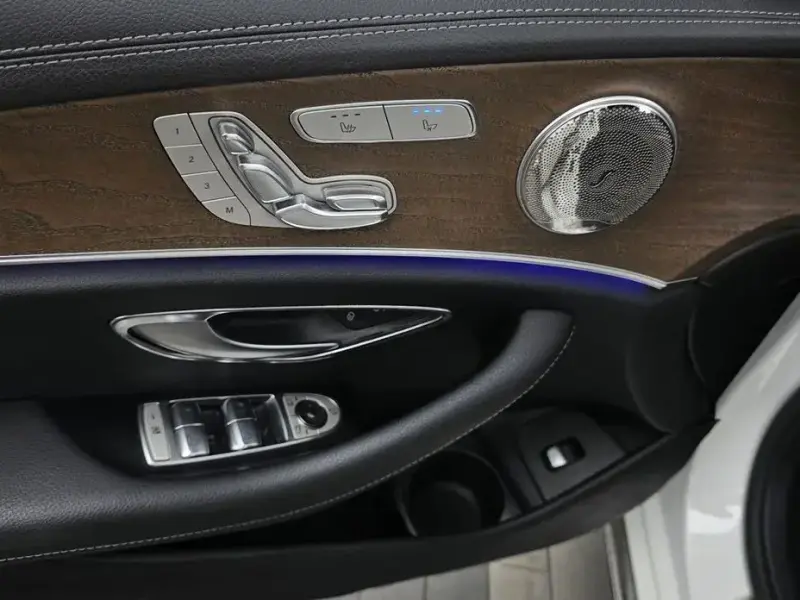 2022 Mercedes-Benz E-Класс с пробегом 37 630 км