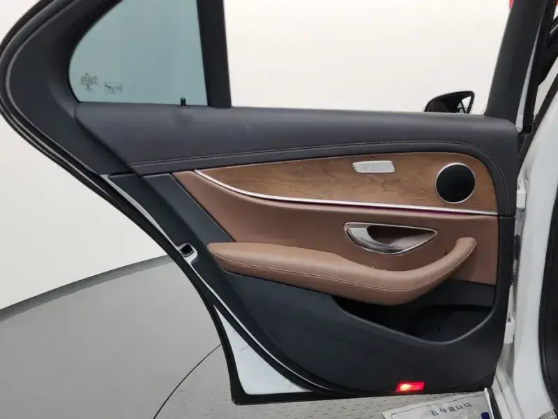 2021 Mercedes-Benz E-Класс с пробегом 42 487 км