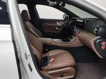 2021 Mercedes-Benz E-Класс с пробегом 42 487 км
