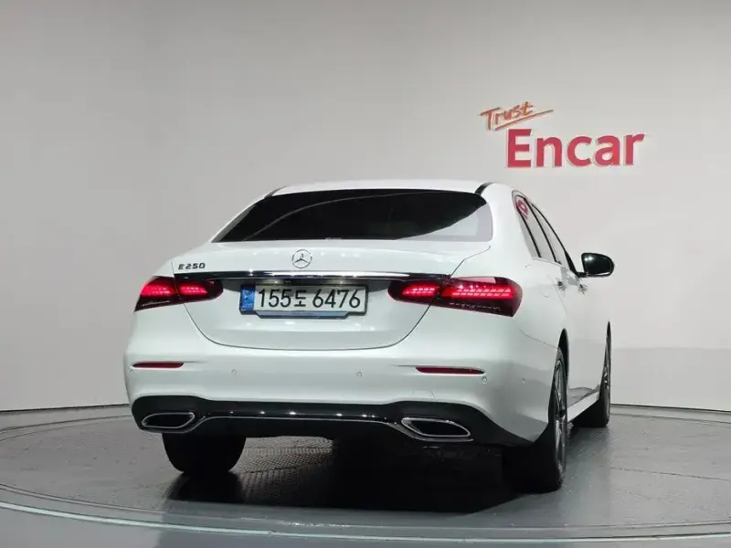 2023 Mercedes-Benz E-Класс с пробегом 25 299 км