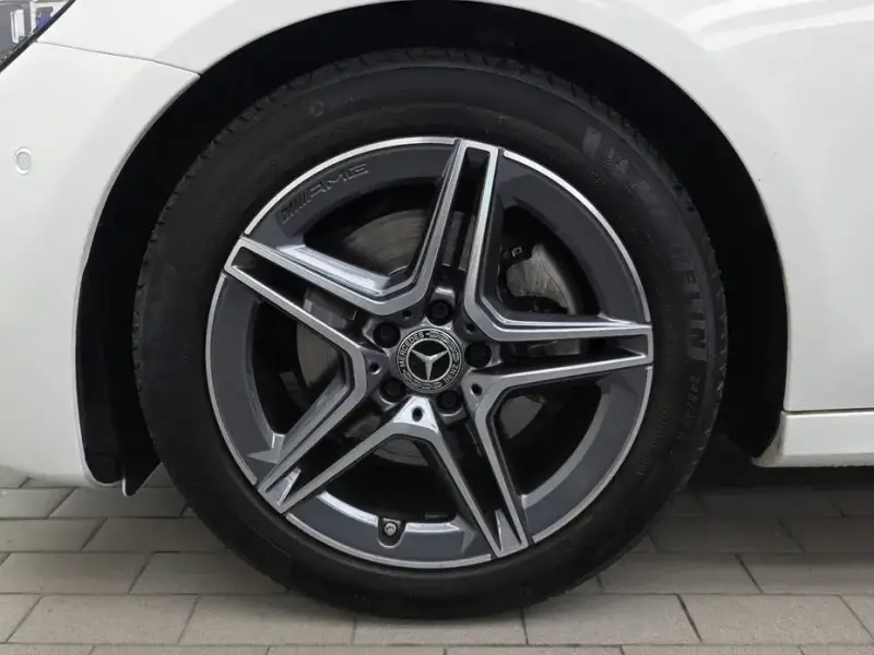 2023 Mercedes-Benz E-Класс с пробегом 25 299 км