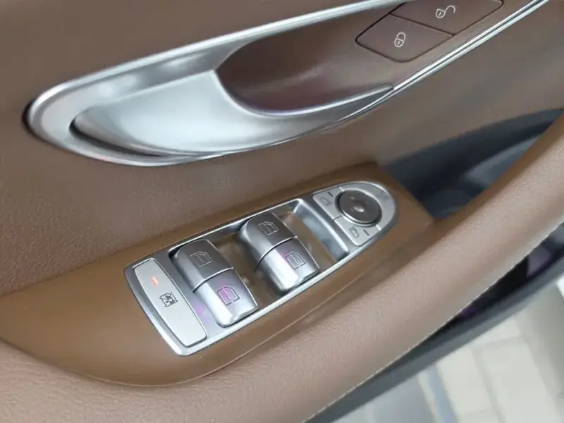 2023 Mercedes-Benz E-Класс с пробегом 25 299 км