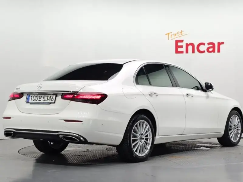 2023 Mercedes-Benz E-Класс с пробегом 23 155 км