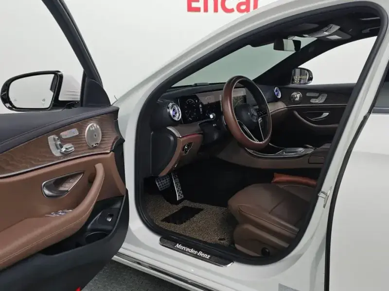 2023 Mercedes-Benz E-Класс с пробегом 23 155 км